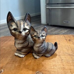 VTG Hand Painted Charming Tabby Cat Figurine Duo - Brown and Tan. Hand Painted